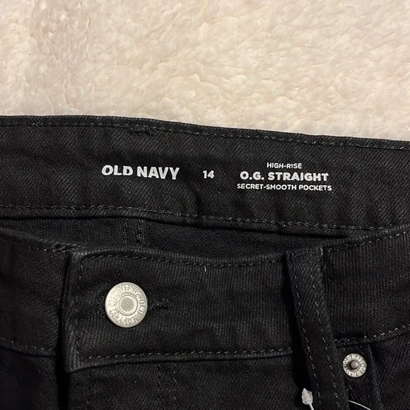 Old Navy - Size 14 black jean shorts - high rise - Picture 5 of 8